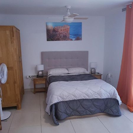 Estudio Nuevo Con Bano, Cocina Y Gran Terraza Лос Реалехос Екстериор снимка